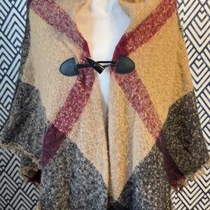 Chic Plaid Poncho with Toggle Closure